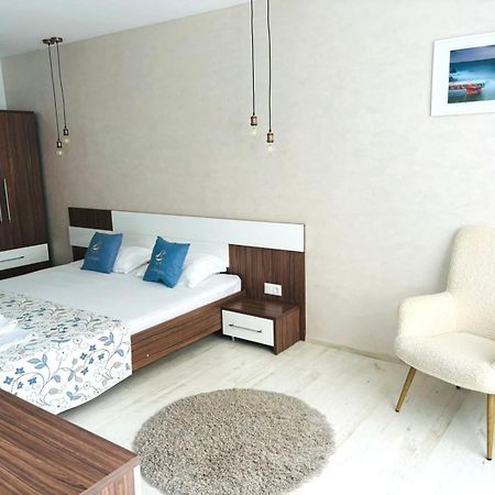 Family Hotel Regata Pomorie Exterior photo